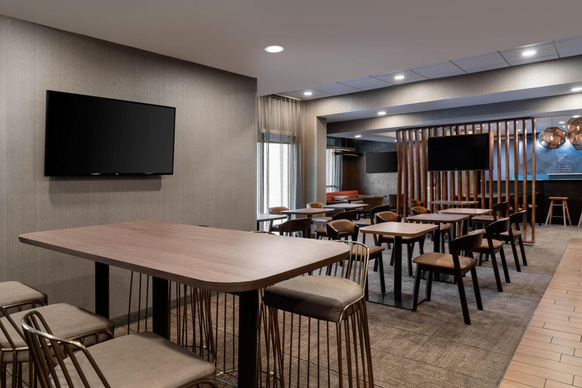 Springhill Suites Уэст-Миффлин Экстерьер фото