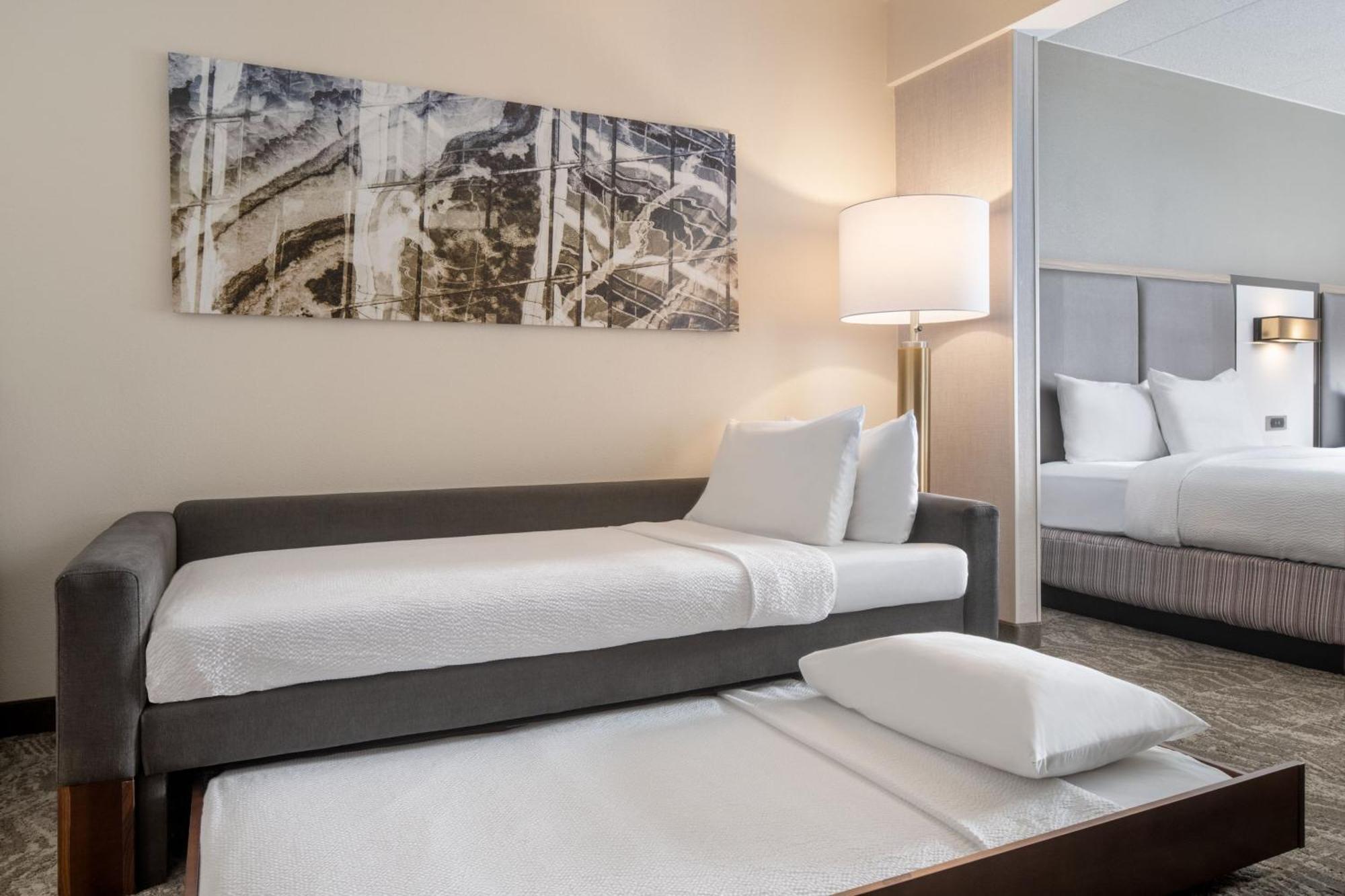 Springhill Suites Уэст-Миффлин Экстерьер фото