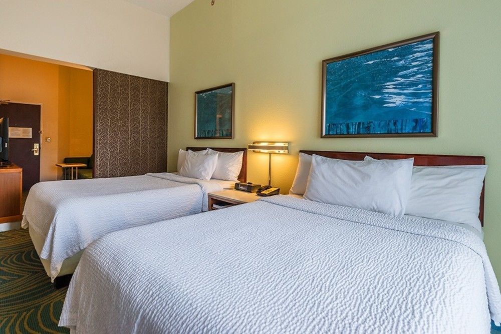 Springhill Suites Уэст-Миффлин Экстерьер фото